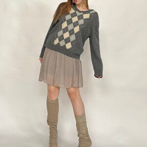 Grey argyle merino wool v-neck sweater!